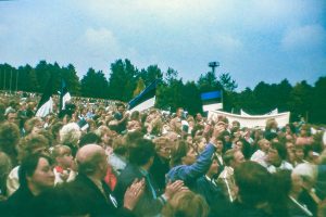 11. septembril 1988 toimunud üritusel "Eestimaa laul" ütles Heinz Valk oma kõne lõpus lause "Ükskord me võidame niikuinii!"